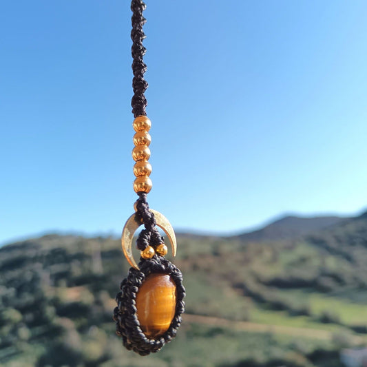 Mooney Necklace