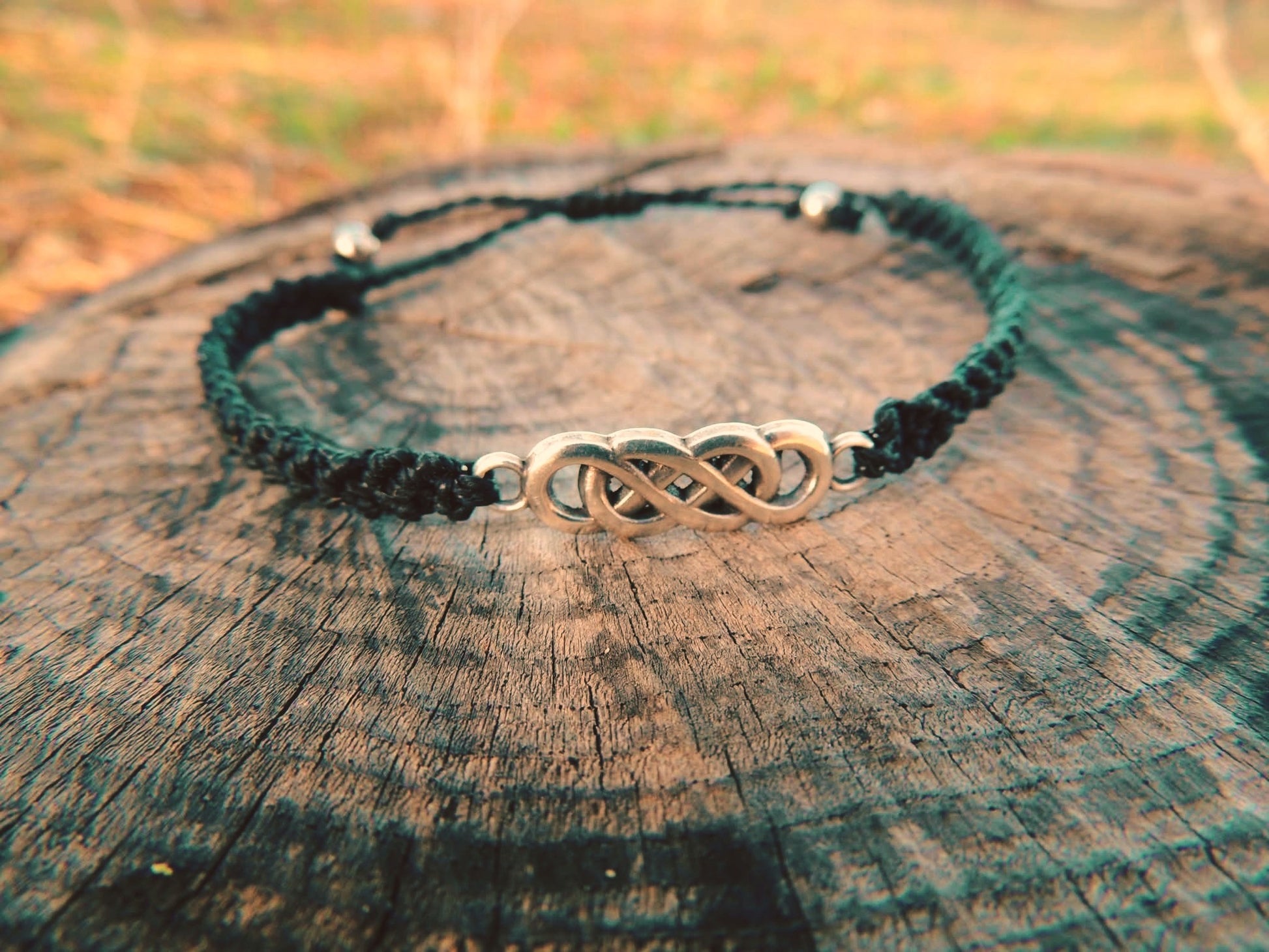 Amuleto da viaggio in macramè bracciale  Nodo amore yamanik