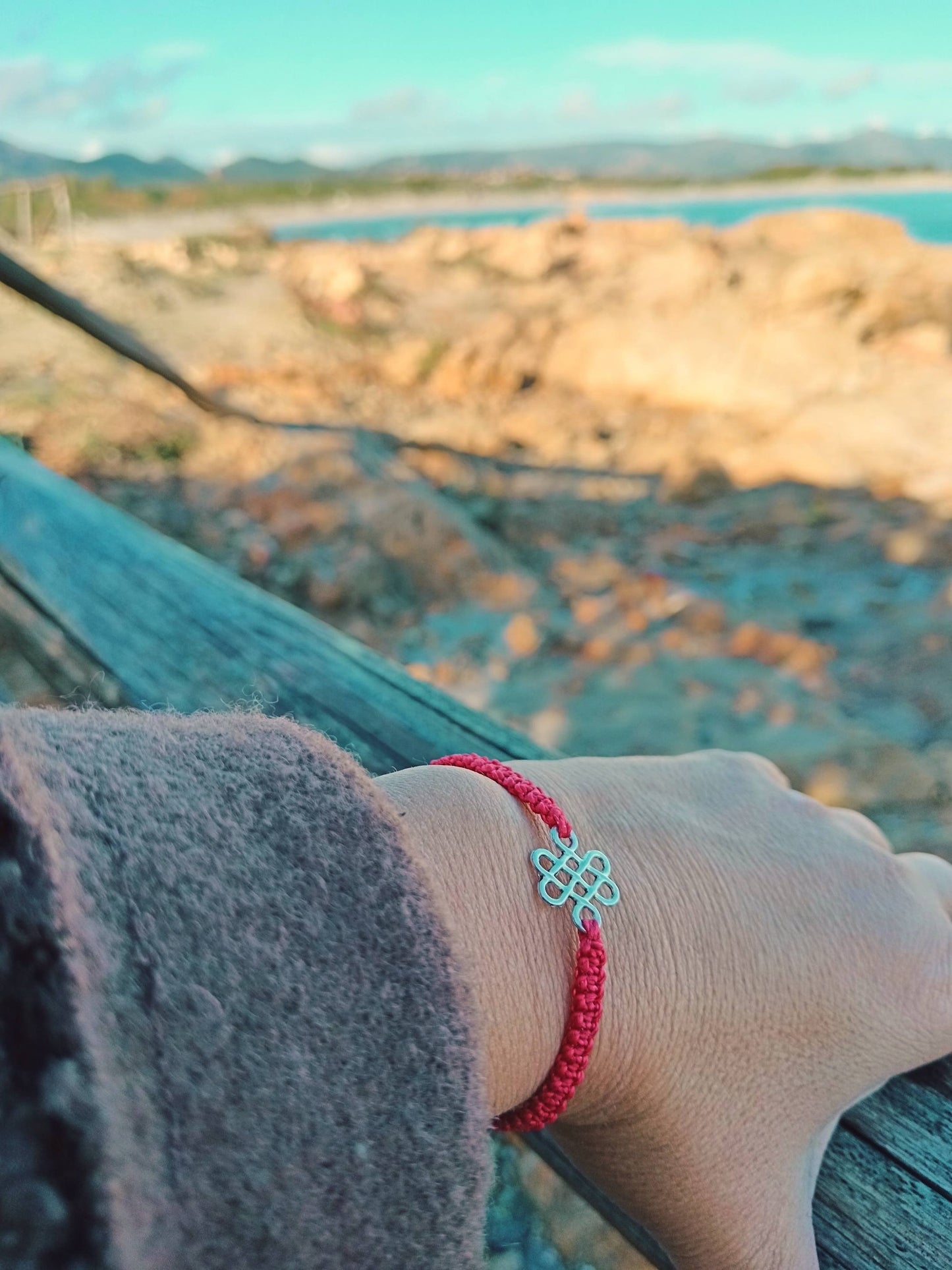 Amuleto da viaggio in macramè bracciale  Nodo celtico amore yamanik