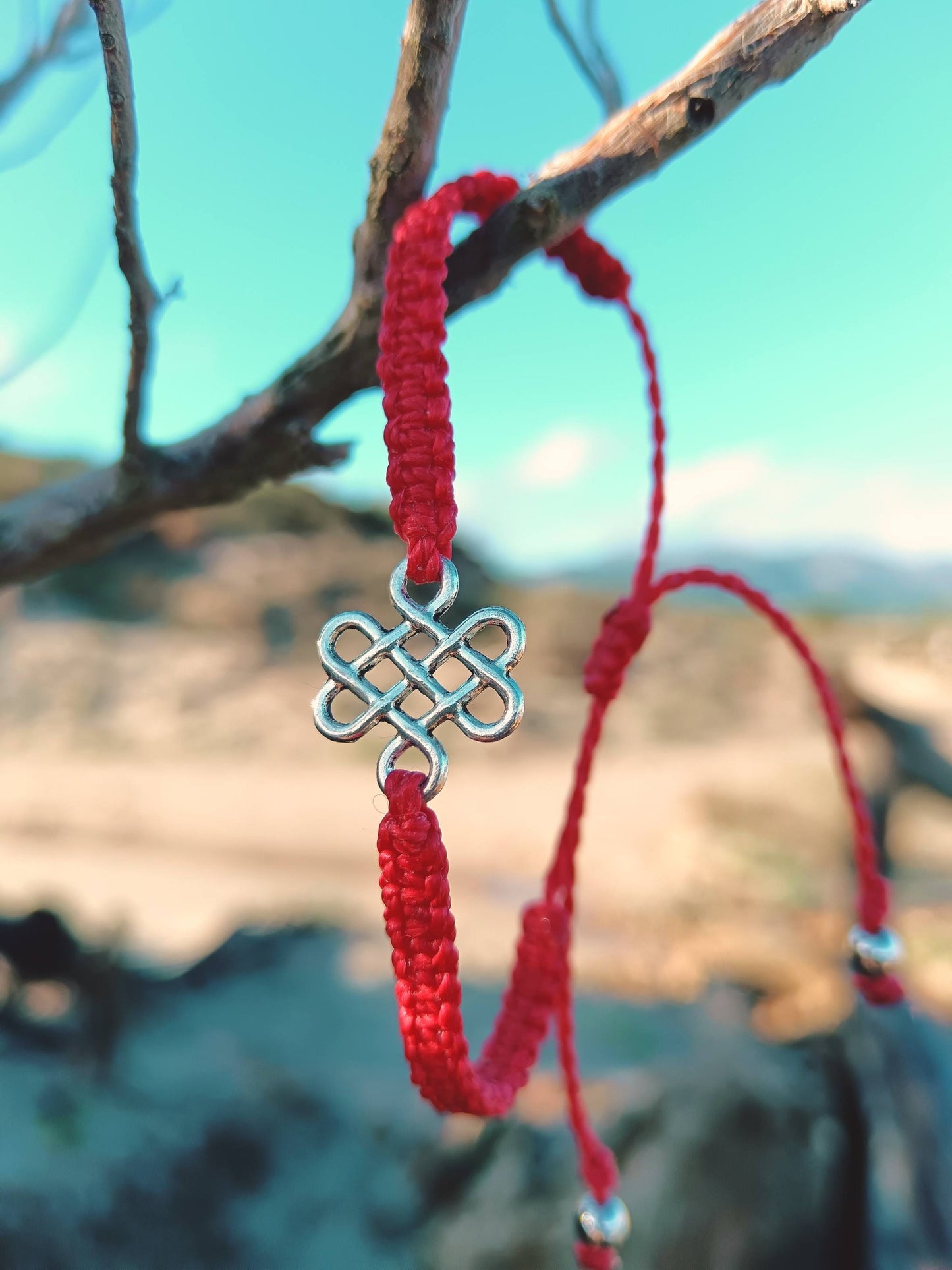 Amuleto da viaggio in macramè bracciale  Nodo celtico amore yamanik